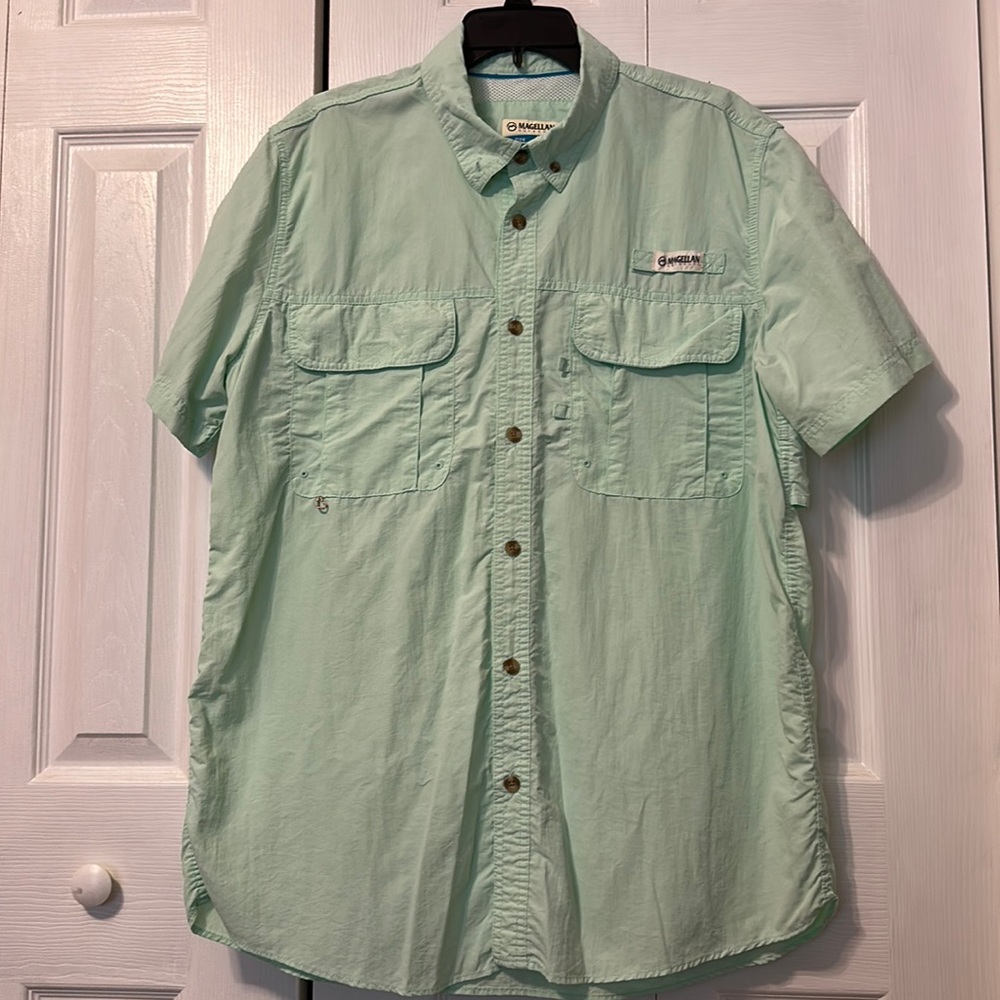 Magellan Outdoors Angler Fit Men’s Button Down Shirt, Size large
